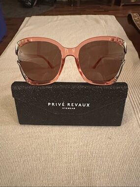 PRIVÉ REVAUX Women's Pink Frame Sunglasses